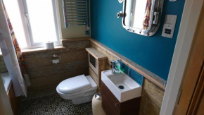 Отель Studio 7 Apartment  Сент-Остелл